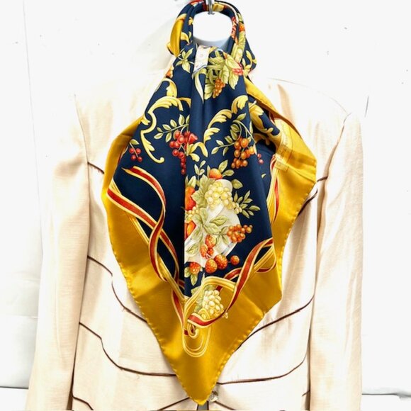 Unused Love Birds Salvatore Ferragamo Scarf 100% Silk Satin 34" Black Gold (7 - Picture 7 of 13